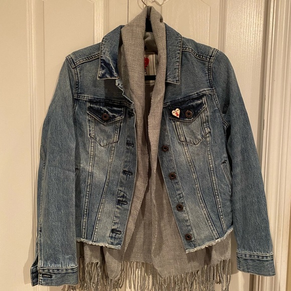 Scotch & Soda Denim jacket with built in scarf - Picture 2 of 10